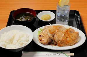 豚の生姜焼き定食