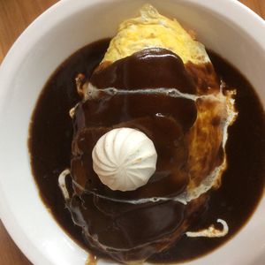 牛タンシチューボルガライス